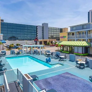 Ramada By Wyndham Virginia Hotel